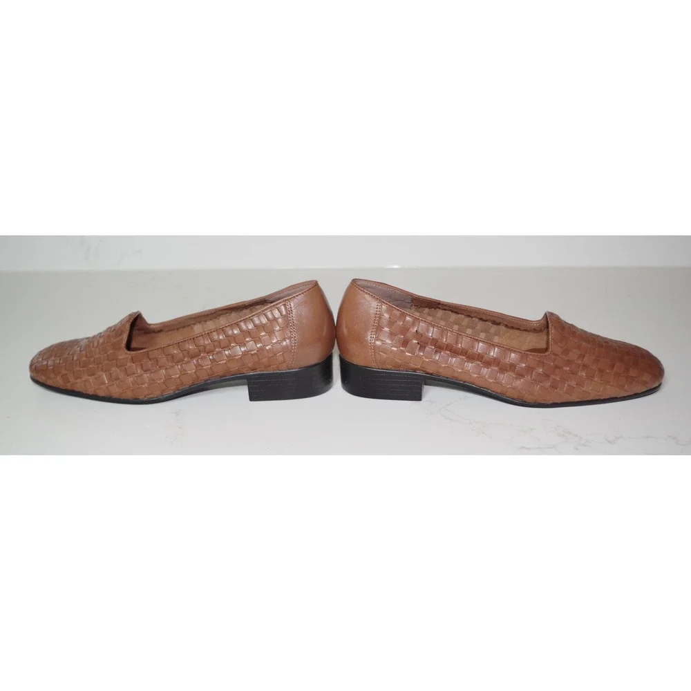 Naturalizer  Woman's Size 7M Woven Leather Loafers Cognac Brown Square Toe